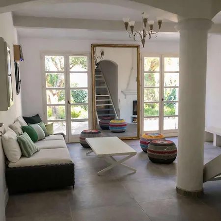 Les Lisieres De St-tropez Maison 6 Pers Dans Avec Piscine Et Tennis